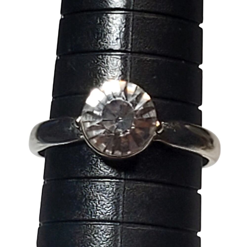 Silver Tone Ring Rhinestone Sz 9 Minimalist Basic